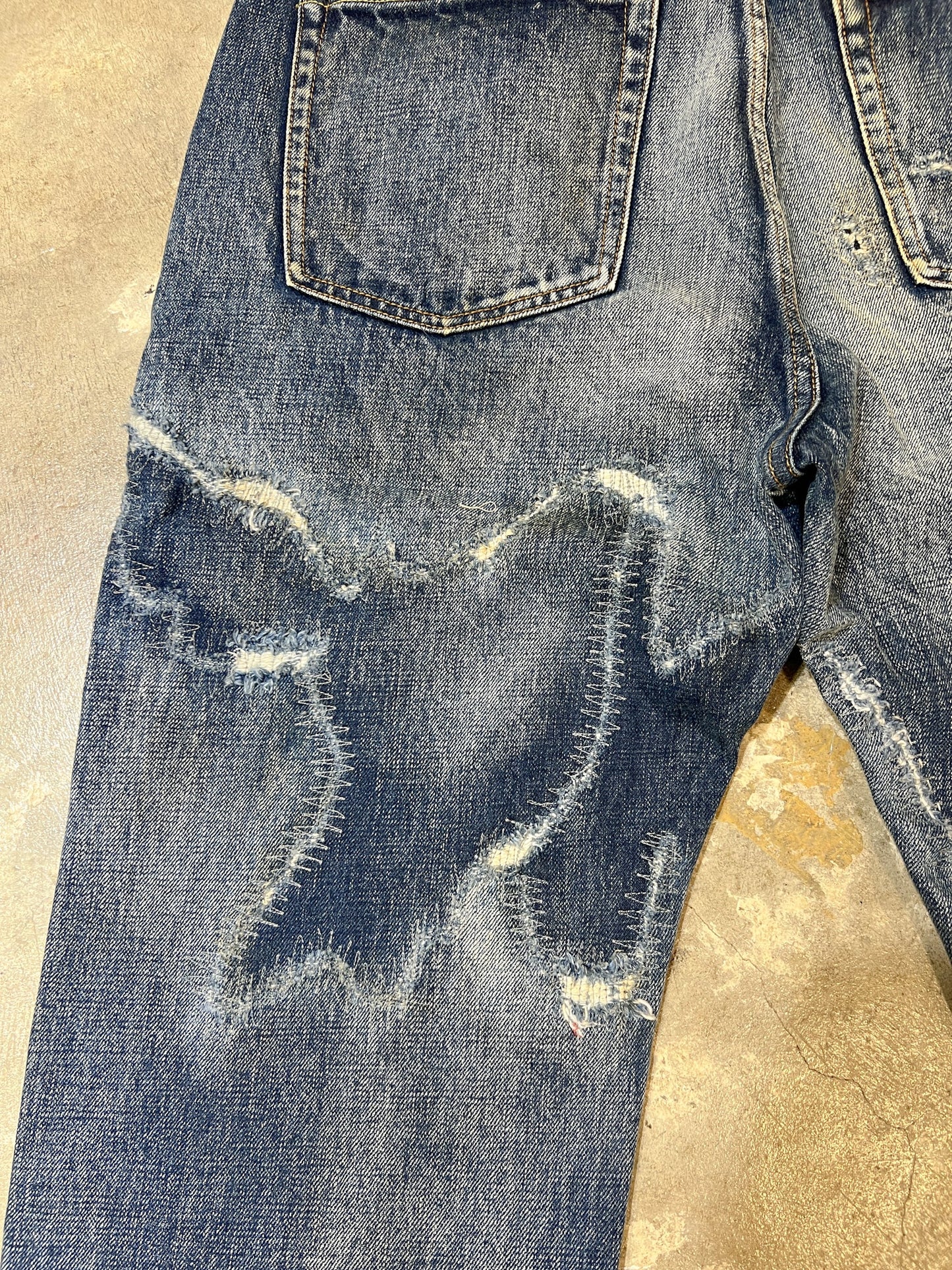 F04 Penetration Fading Damaged Jeans - Full House Denim & Workshop