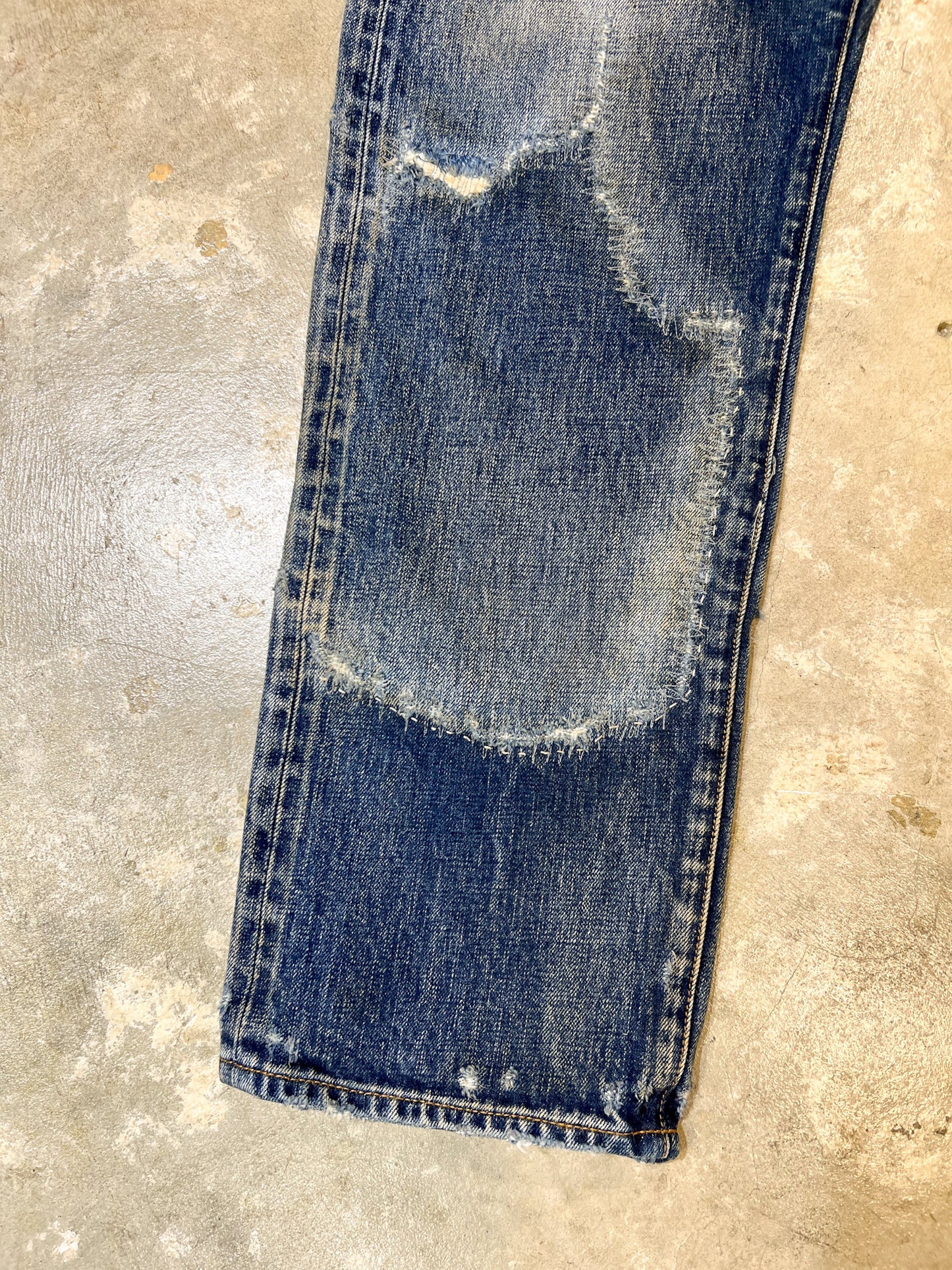 F04 Penetration Fading Damaged Jeans - Full House Denim & Workshop